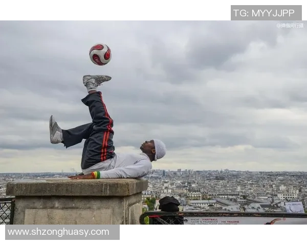 气质与球技并存的足球巨星们如何在场上外塑造独特魅力